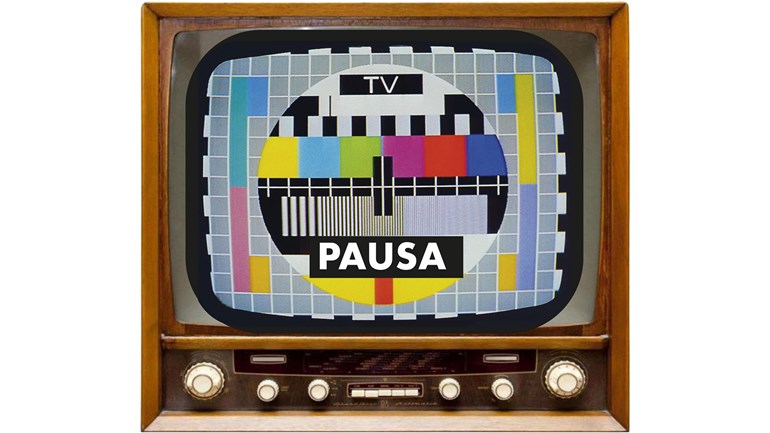 Pausa! Rubriken skriven på en äldre tv med testbild