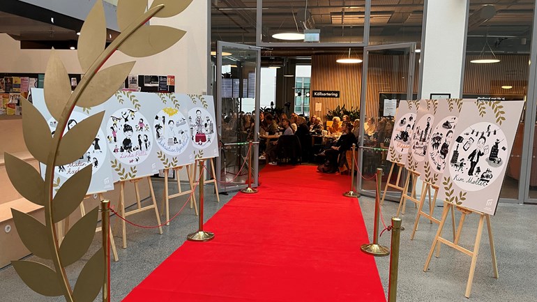 Rödmatta och postervernissage.