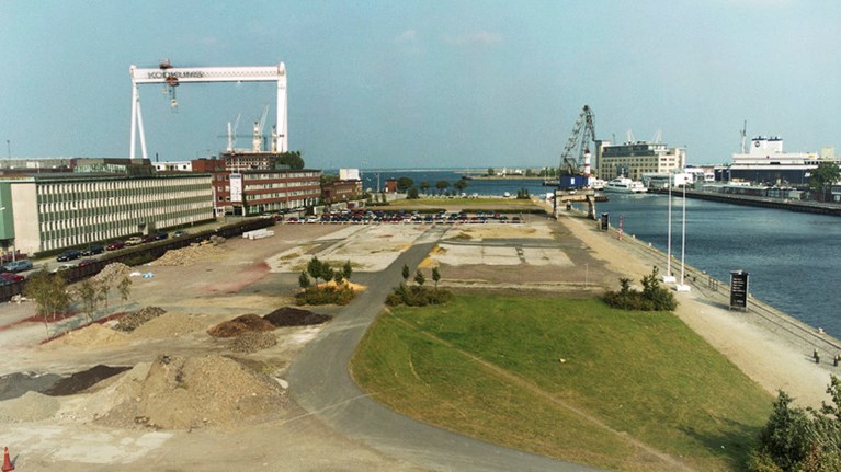 Hjalmarekajen with the iconic Kockums Crane in the background.