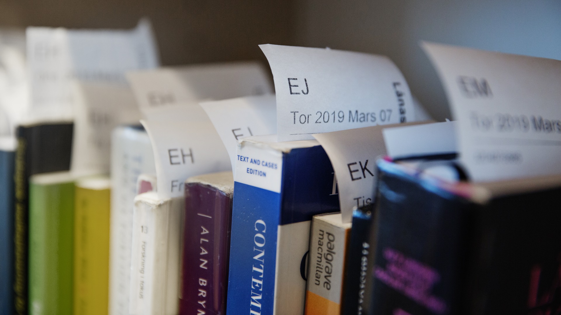 Låna och reservera böcker Malmö universitet