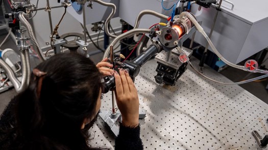 Ppektrometer.Projketet 'Atomära data för att dechiffrera det kosmiska ursprunget av tunga grundämnen'