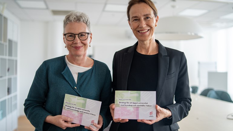 Malmö universitets rektor Mia Rönnmar tillsammans med universitetsstyrelsens ordförande