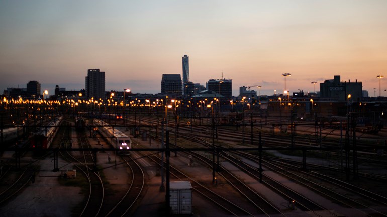 Utsikt över Malmö vid solnedgång. Bilden är tagen från gångbron till Norra hamnen. 
