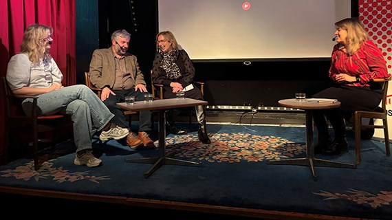 Malmö snackar på Grand med Alexandru Panican, Mia Bernhardsen, Elisabeth Roos Lindell, och
Camilla Sylvan.