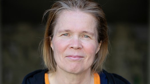 Close up Ia Genberg in blue sweatshirt
