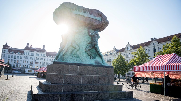 Statyn Arbetets ära i Malmö.