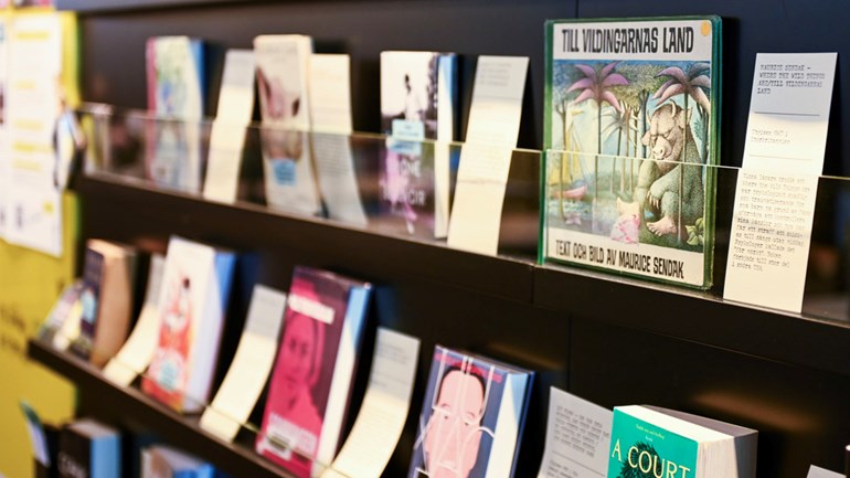 Böcker i orkanenbiblioteket.